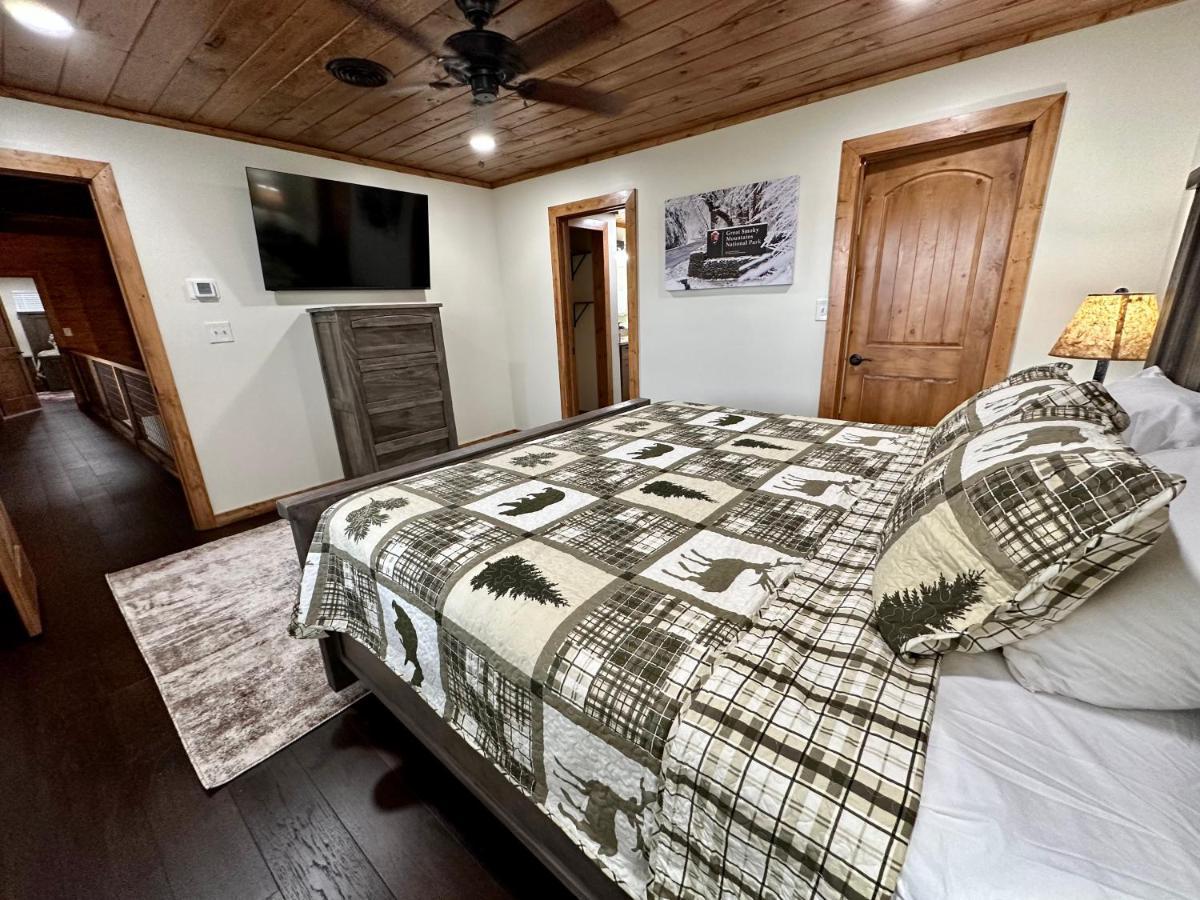 Creekfront Lodge: Brand New! พิเจนฟอร์จ ภายนอก รูปภาพ